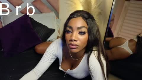Snapshot of emely_brandon_ chatting on February 9, 2:28 am anyelii online show from February 9, 2:28 am