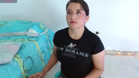 Snapshot of emelyross_ chatting on February 4, 7:42 pm emely ross online show from February 4, 7:42 pm