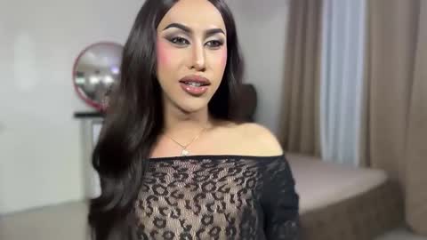 Snapshot of emelywest chatting on February 10, 1:59 pm EMELY online show from February 10, 1:59 pm