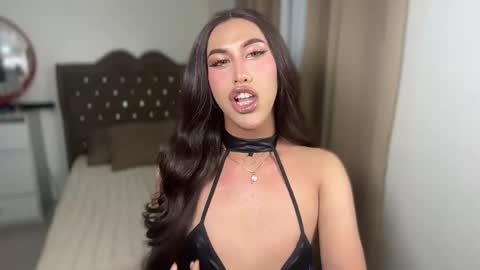 Snapshot of emelywest chatting on March 3, 12:55 pm EMELY online show from March 3, 12:55 pm