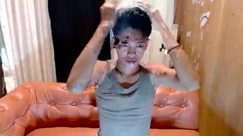 Snapshot of emerald_cummer chatting on November 27, 3:25 pm emerald_cummer online show from November 27, 3:25 pm