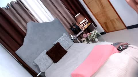 Snapshot of emerald_samara chatting on January 16, 5:12 pm Samara online show from January 16, 5:12 pm