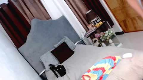 Snapshot of emerald_samara chatting on January 28, 2:31 pm Samara online show from January 28, 2:31 pm