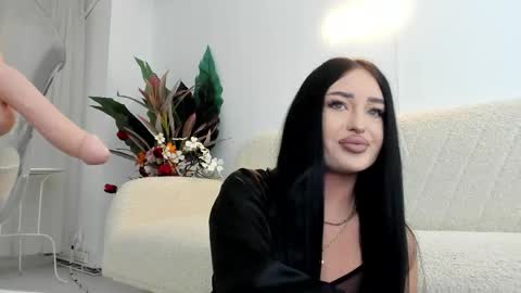 Kat online show from May 2, 7:30 pm