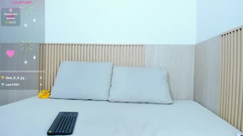 Snapshot of emi_ricci chatting on May 15, 9:55 pm emi ricci online show from May 15, 9:55 pm