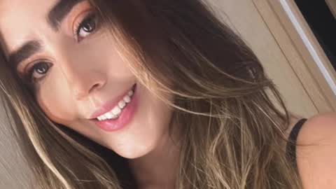 emi_royse online show from February 24, 8:47 pm