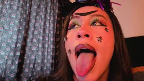 Emilia Gomez online show from October 25, 8:14 pm