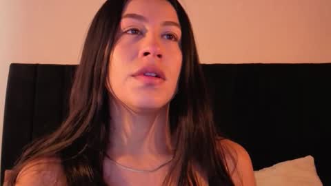 Emilia Gomez online show from November 10, 12:48 pm