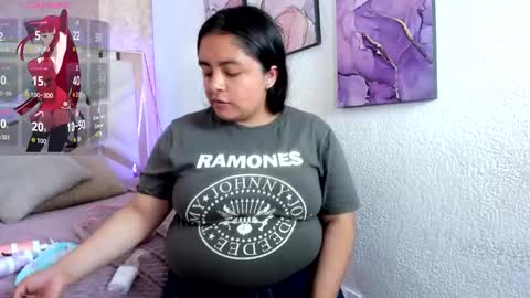 Snapshot of emiiily_brownn chatting on September 17, 7:15 pm Emily online show from September 17, 7:15 pm