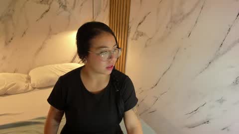 Snapshot of emiilycoopper chatting on June 12, 11:42 am emiilycoopper online show from June 12, 11:42 am