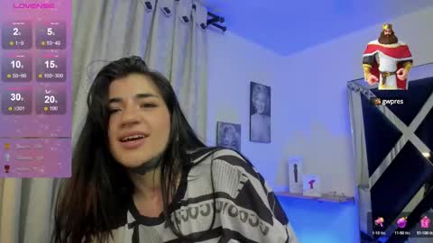 emilayton_ online show from December 9, 10:32 am