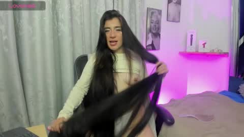 emilayton_ online show from January 11, 7:06 am