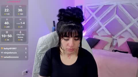 emilayton_ online show from September 30, 9:20 pm