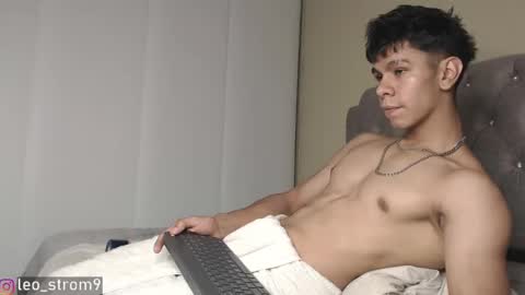 emile_239 online show from February 13, 2:23 am