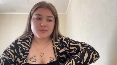 Snapshot of emileeswint chatting on July 28, 12:48 pm Milena online show from July 28, 12:48 pm