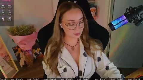 Emili online show from December 1, 11:48 am