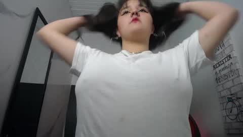 Snapshot of emili_rey chatting on May 22, 4:08 am EMILI online show from May 22, 4:08 am