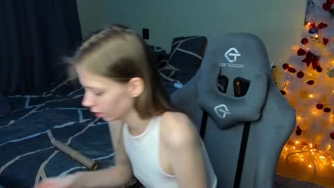 emili_sweet__ online show from December 26, 6:54 pm