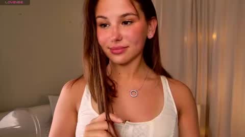 emilia_dream online show from July 8, 6:45 pm