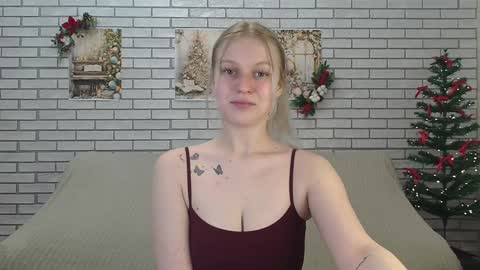 Snapshot of emiliaduchess chatting on December 20, 4:25 pm Amili online show from December 20, 4:25 pm