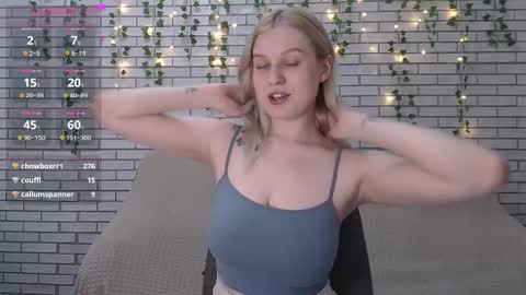 Snapshot of emiliaduchess chatting on February 24, 2:37 pm Amili online show from February 24, 2:37 pm