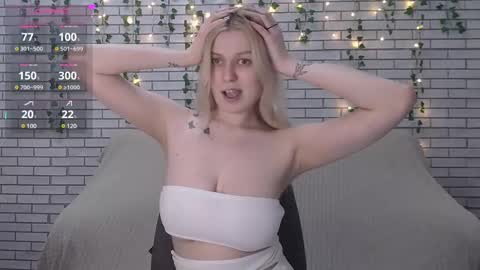 Snapshot of emiliaduchess chatting on February 26, 8:04 am Amili online show from February 26, 8:04 am