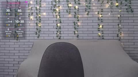 Snapshot of emiliaduchess chatting on February 27, 12:45 pm Amili online show from February 27, 12:45 pm