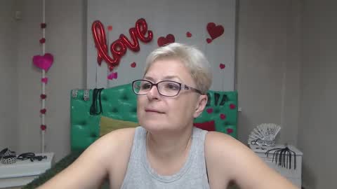 Snapshot of emiliagree chatting on September 23, 5:16 pm EmiliaGree online show from September 23, 5:16 pm