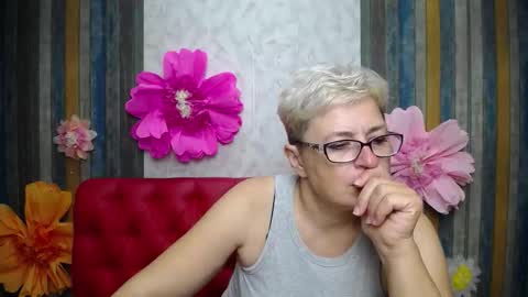 Snapshot of emiliagree chatting on September 24, 5:16 pm EmiliaGree online show from September 24, 5:16 pm