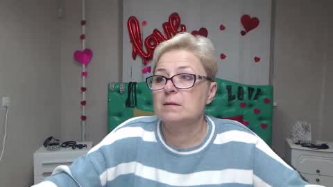 Snapshot of emiliagree chatting on October 1, 5:19 pm EmiliaGree online show from October 1, 5:19 pm