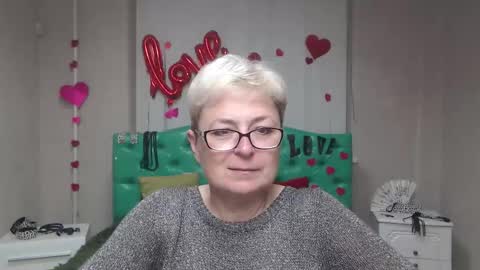 Snapshot of emiliagree chatting on October 8, 5:10 pm EmiliaGree online show from October 8, 5:10 pm
