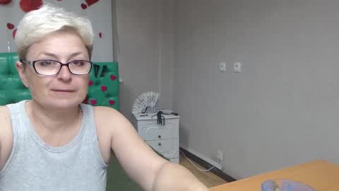 Snapshot of emiliagree chatting on October 12, 5:06 am EmiliaGree online show from October 12, 5:06 am
