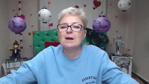 Snapshot of emiliagree chatting on October 24, 5:48 am EmiliaGree online show from October 24, 5:48 am