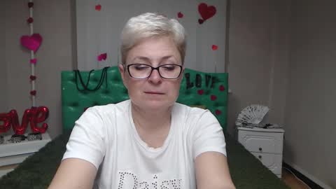 EmiliaGree online show from November 19, 6:19 pm