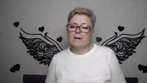 Snapshot of emiliagree chatting on March 21, 6:33 pm EmiliaGree online show from March 21, 6:33 pm