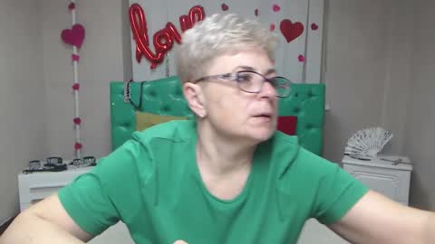 Snapshot of emiliagree chatting on March 26, 6:13 pm EmiliaGree online show from March 26, 6:13 pm