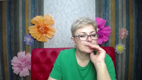 Snapshot of emiliagree chatting on March 28, 6:40 pm EmiliaGree online show from March 28, 6:40 pm