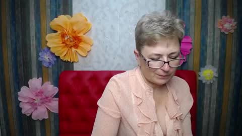 Snapshot of emiliagree chatting on April 18, 7:07 pm EmiliaGree online show from April 18, 7:07 pm