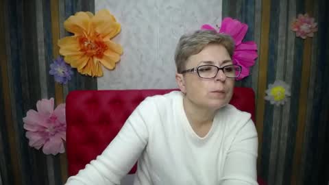 Snapshot of emiliagree chatting on April 19, 6:10 pm EmiliaGree online show from April 19, 6:10 pm