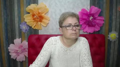 Snapshot of emiliagree chatting on May 28, 6:27 pm EmiliaGree online show from May 28, 6:27 pm