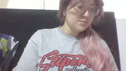 Snapshot of emiliahoney chatting on January 17, 1:16 pm emiliahoney online show from January 17, 1:16 pm