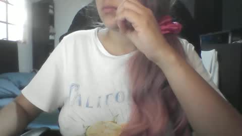 Snapshot of emiliahoney chatting on February 1, 2:59 pm emiliahoney online show from February 1, 2:59 pm