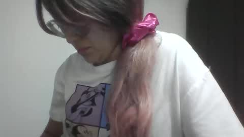 Snapshot of emiliahoney chatting on February 5, 4:33 pm emiliahoney online show from February 5, 4:33 pm