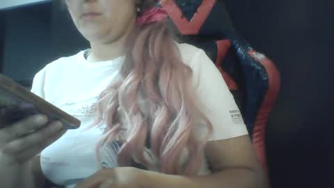 Snapshot of emiliahoney chatting on July 8, 9:52 pm emiliahoney online show from July 8, 9:52 pm