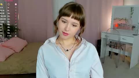 Snapshot of emiliahurrison chatting on June 12, 9:25 pm Call me Emilia next stream on Friday at 10 AM GMT online show from June 12, 9:25 pm