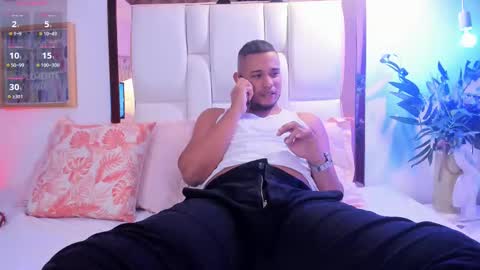 emilianoclarke online show from September 30, 1:32 am