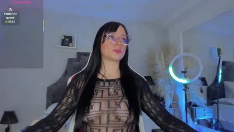 EmiliaRose online show from March 30, 10:00 pm