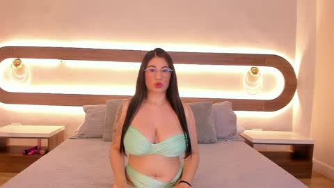 Emilie online show from April 23, 2:57 am