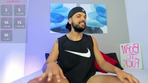 Snapshot of emilio_wolf chatting on February 12, 9:33 pm EMILIO online show from February 12, 9:33 pm