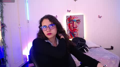 Emili Russo online show from October 15, 7:47 pm